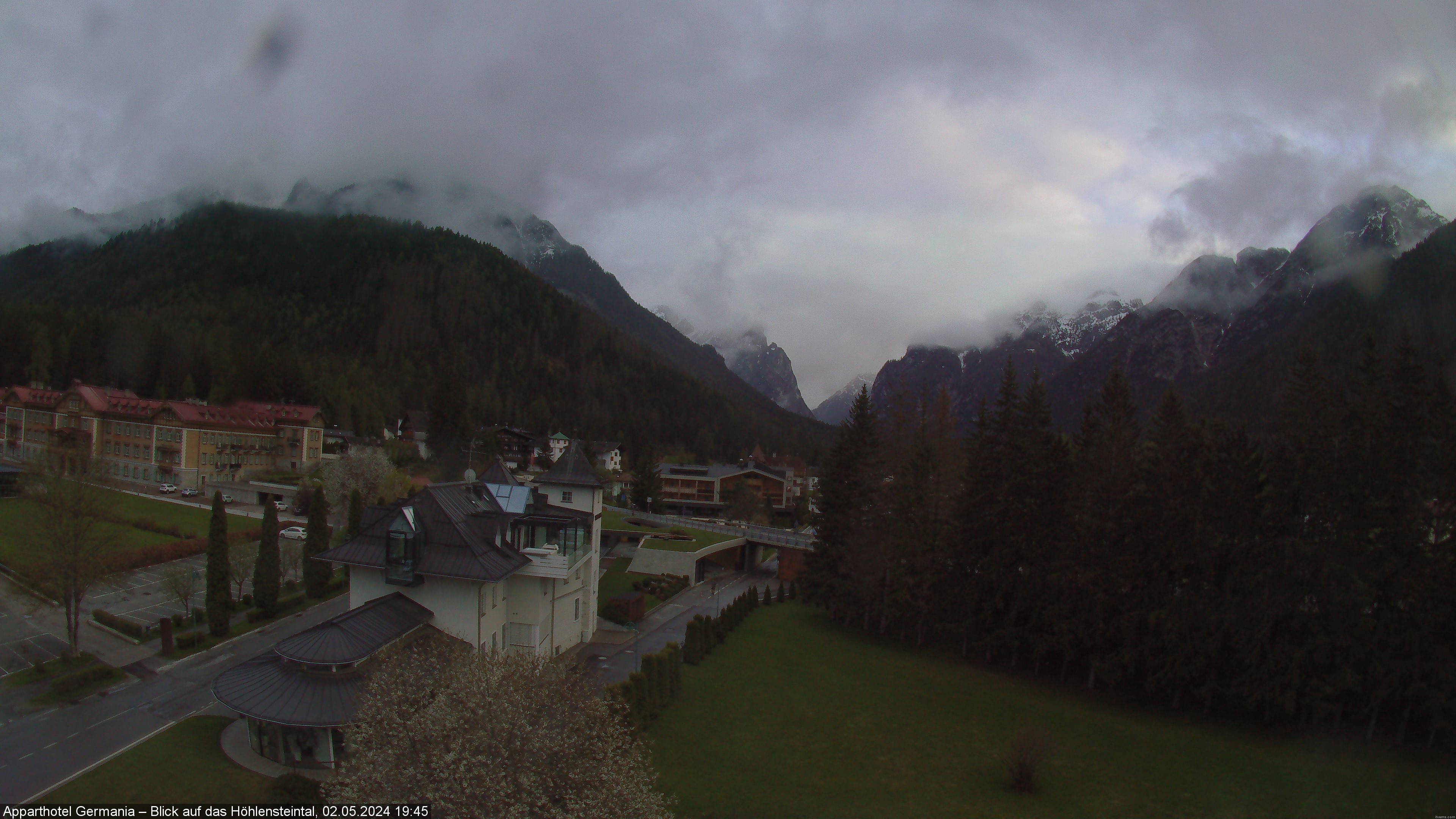 Webcam with a view of the Landro valley